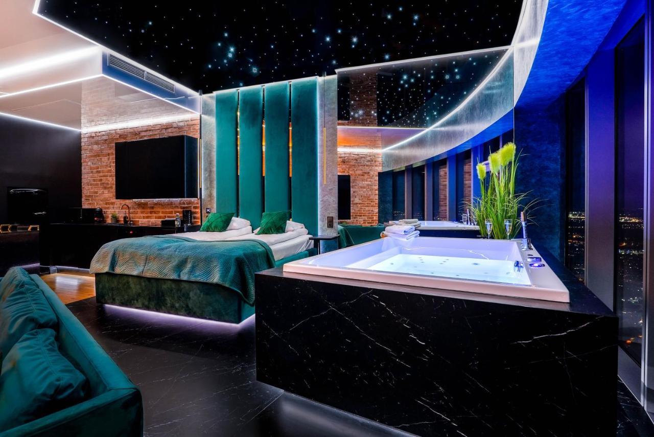 Apartamenty Sky Tower Z Jakuzzi Przy Oknie Vratislav Exteriér fotografie