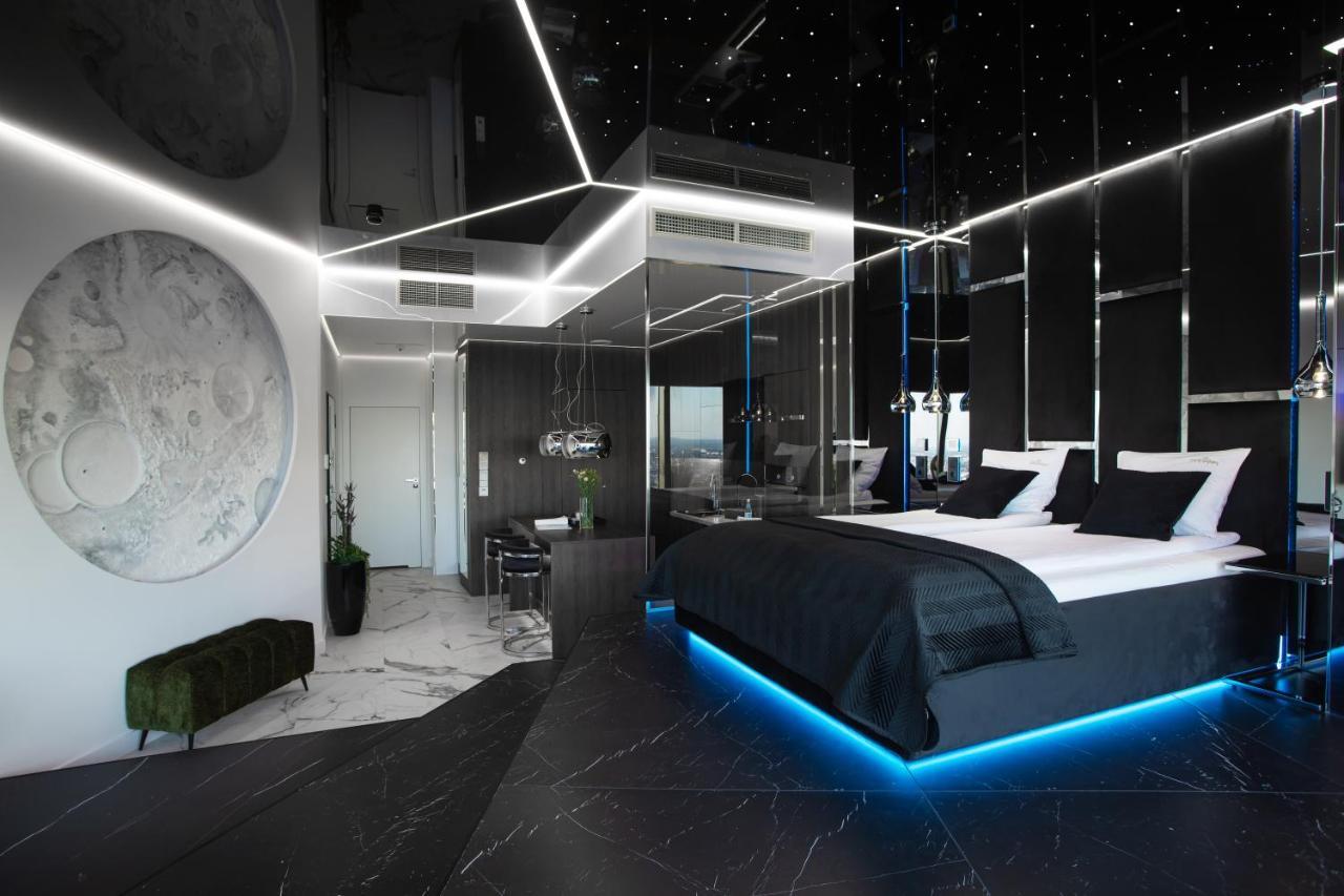 Apartamenty Sky Tower Z Jakuzzi Przy Oknie Vratislav Exteriér fotografie