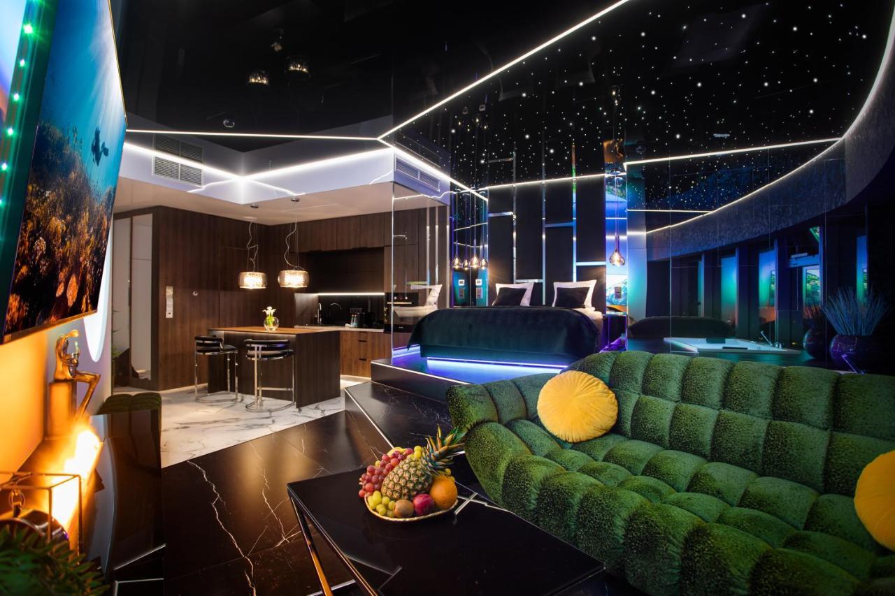 Apartamenty Sky Tower Z Jakuzzi Przy Oknie Vratislav Exteriér fotografie