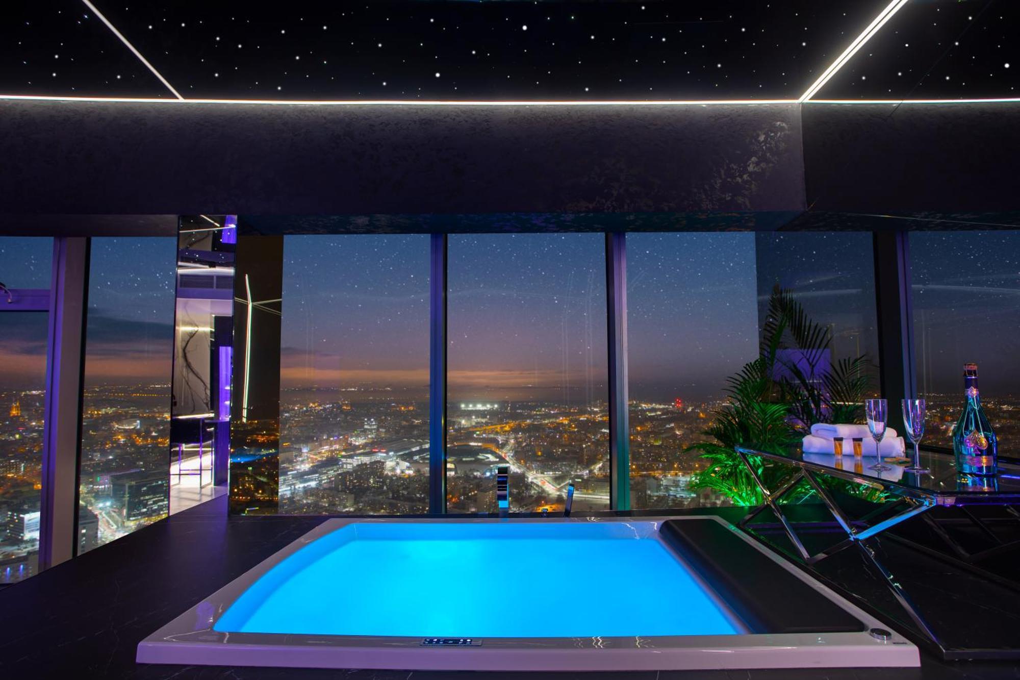 Apartamenty Sky Tower Z Jakuzzi Przy Oknie Vratislav Exteriér fotografie