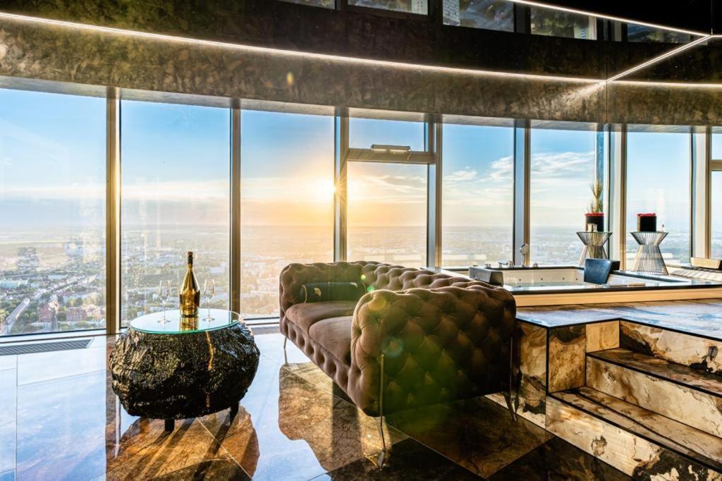 Apartamenty Sky Tower Z Jakuzzi Przy Oknie Vratislav Exteriér fotografie