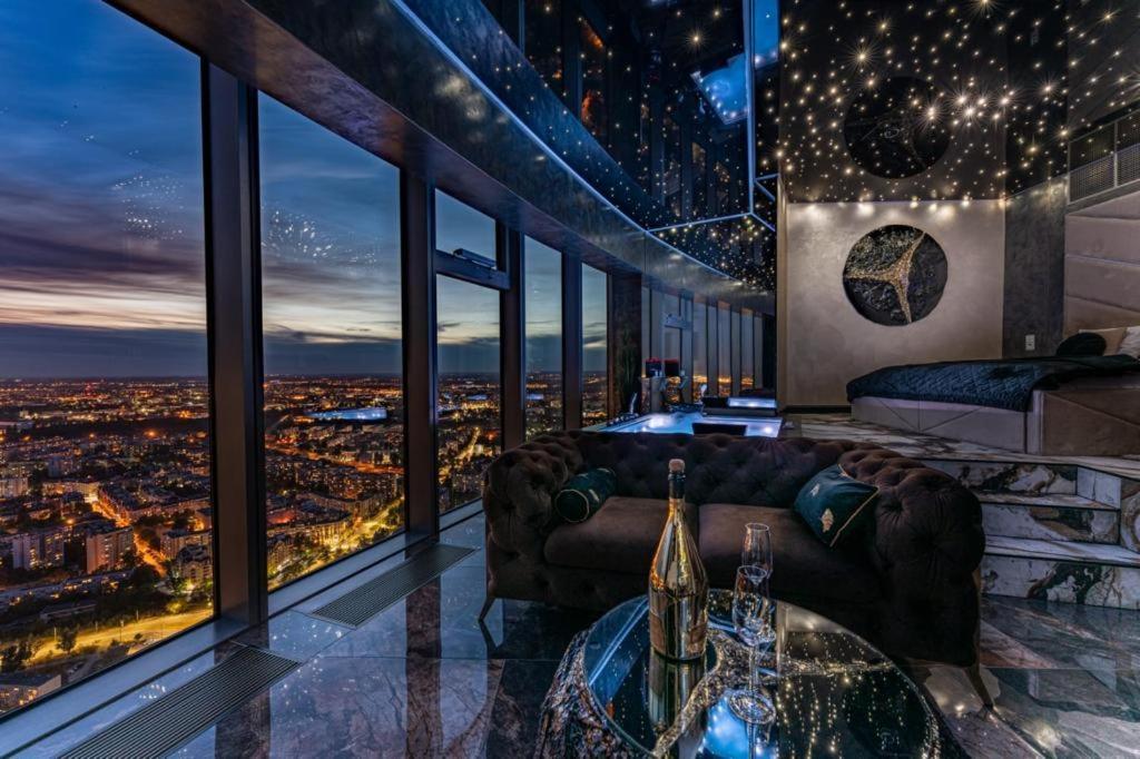 Apartamenty Sky Tower Z Jakuzzi Przy Oknie Vratislav Exteriér fotografie
