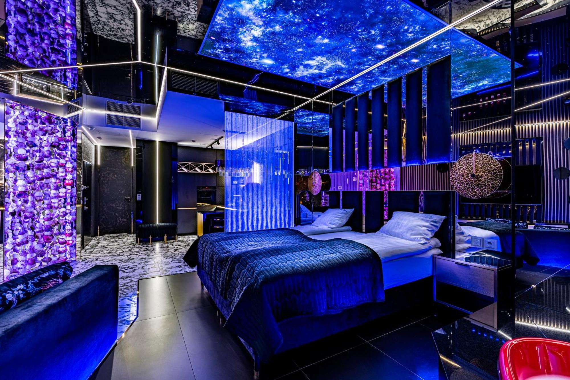 Apartamenty Sky Tower Z Jakuzzi Przy Oknie Vratislav Exteriér fotografie